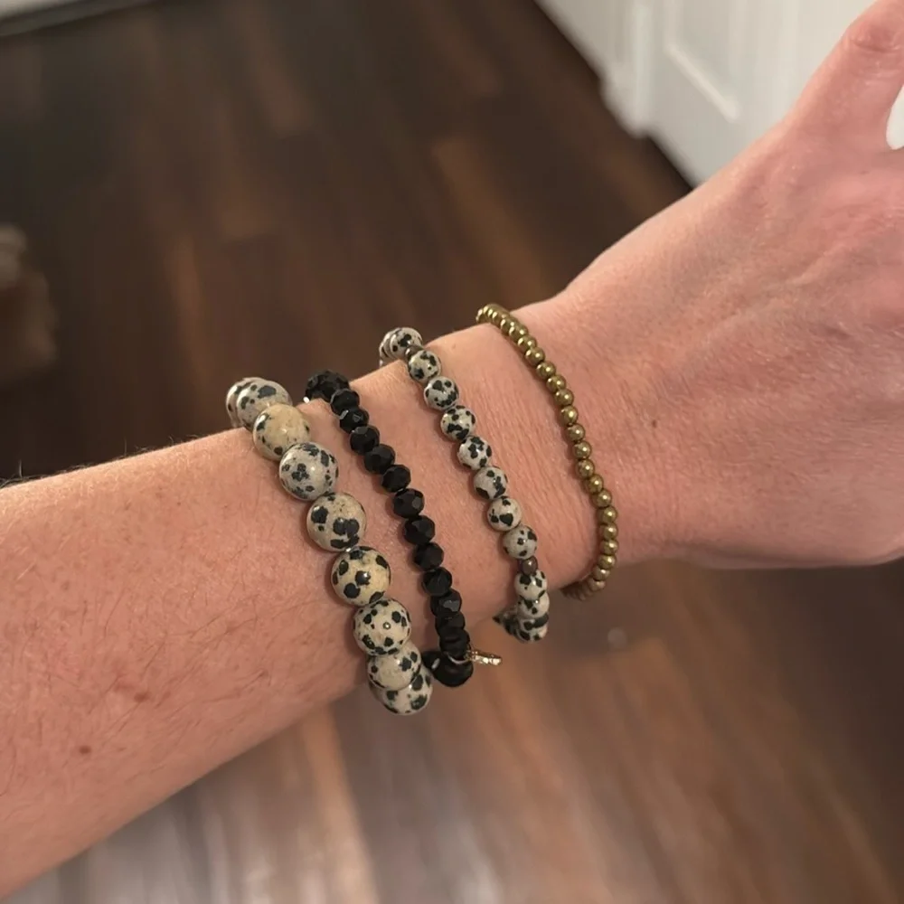 Black and white bracelet set - Picture 1 of 4